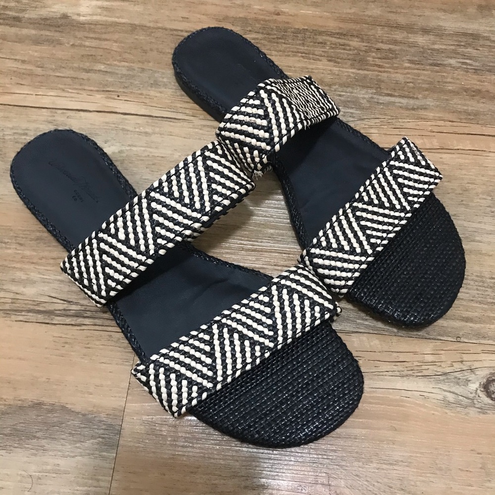 Size 7 women sandals